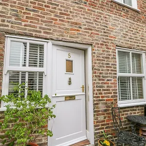 https://5-oystons-yard.yorkshirehotels.net