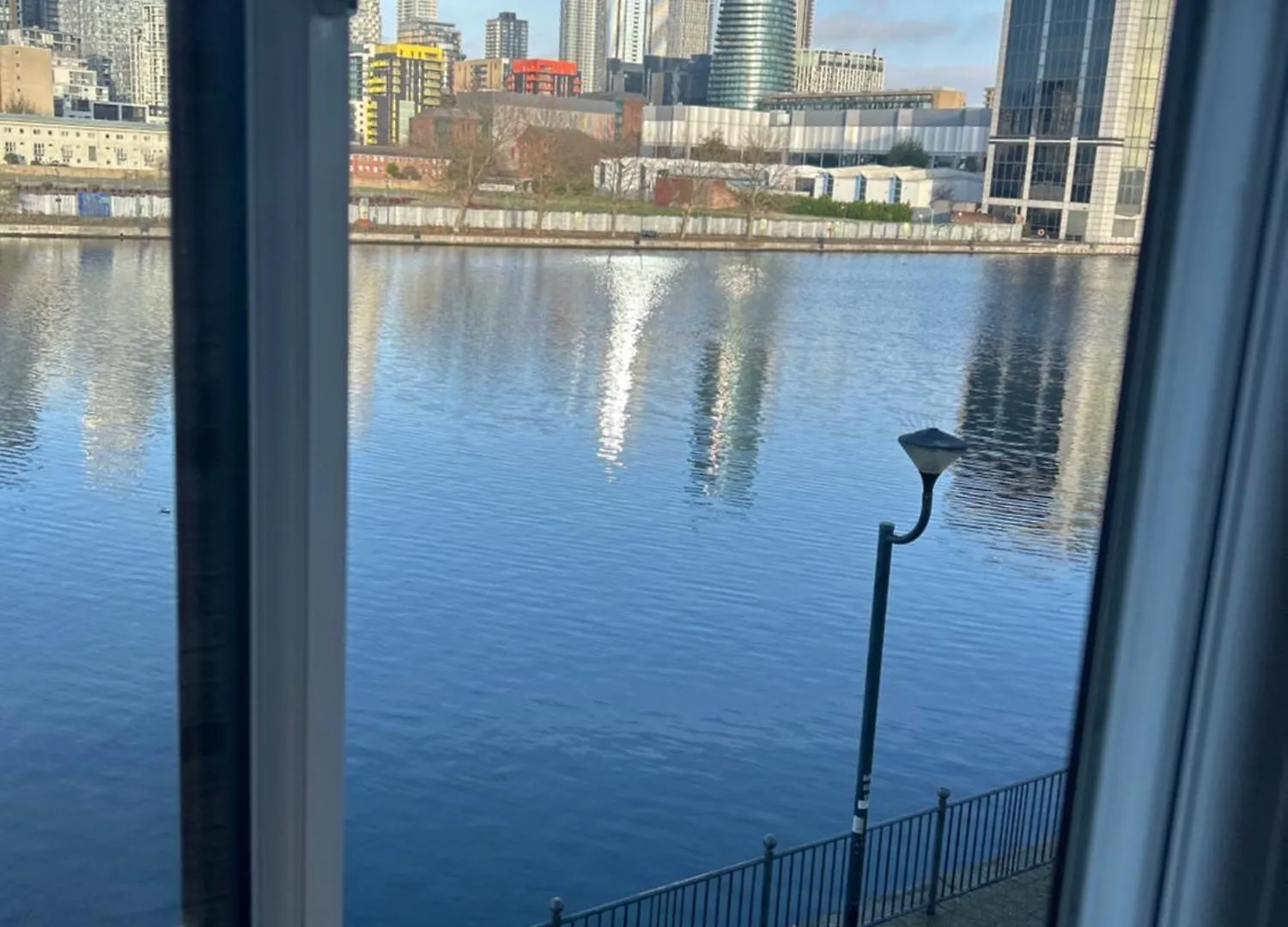 Beautiful View Apartment Near Canary Wharf London